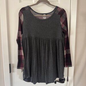 Sun and Moon Grey Plaid Sleeve Tunic Top Size Unknown